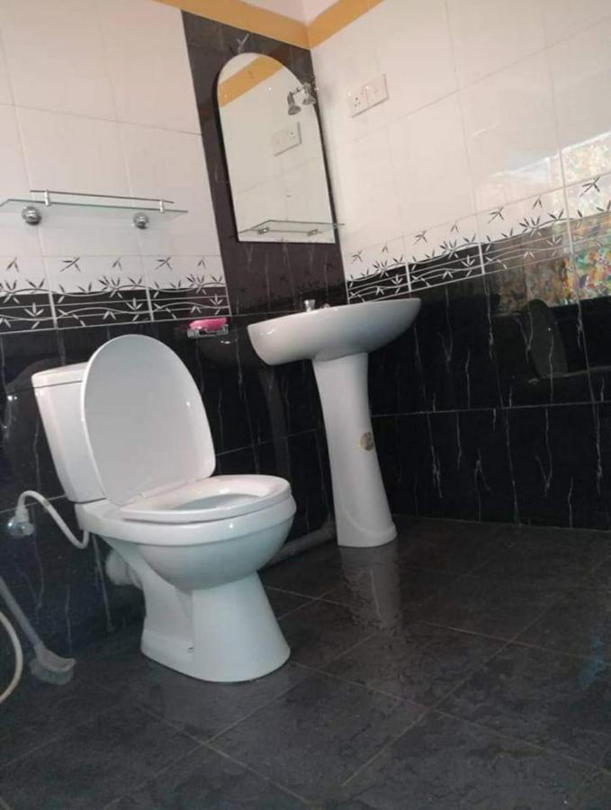 Canopy Villa Канди Екстериор снимка