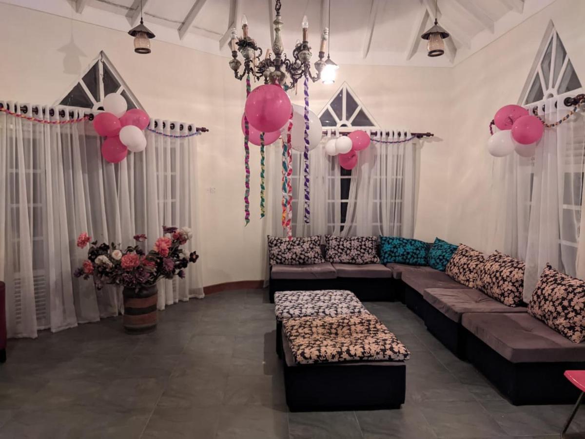 Canopy Villa Канди Екстериор снимка