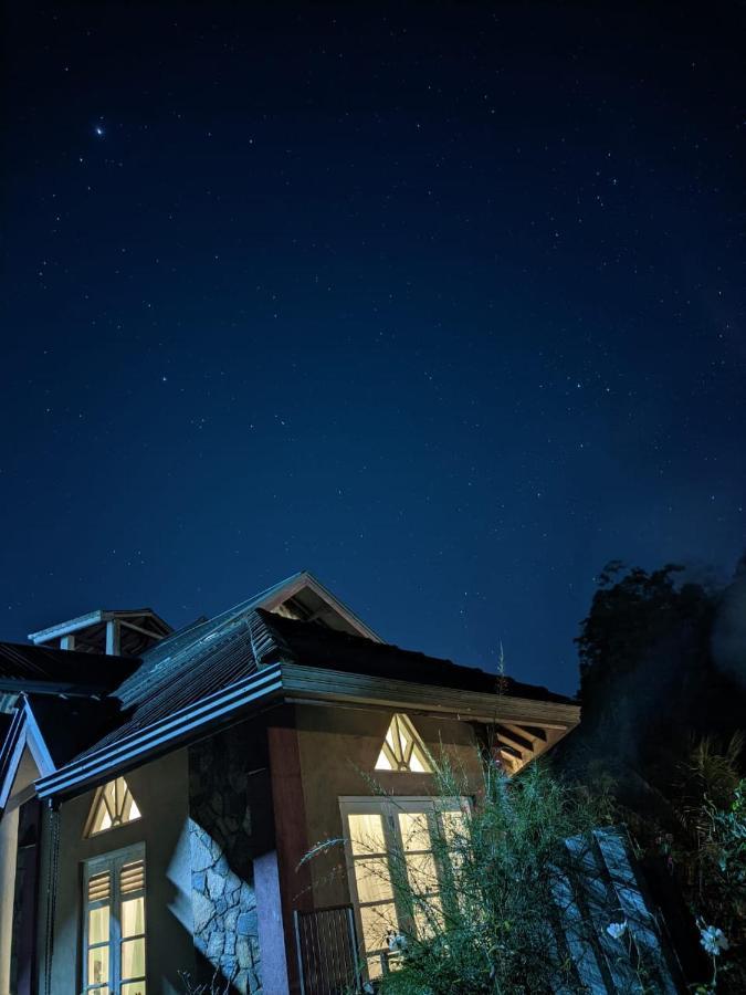 Canopy Villa Канди Екстериор снимка