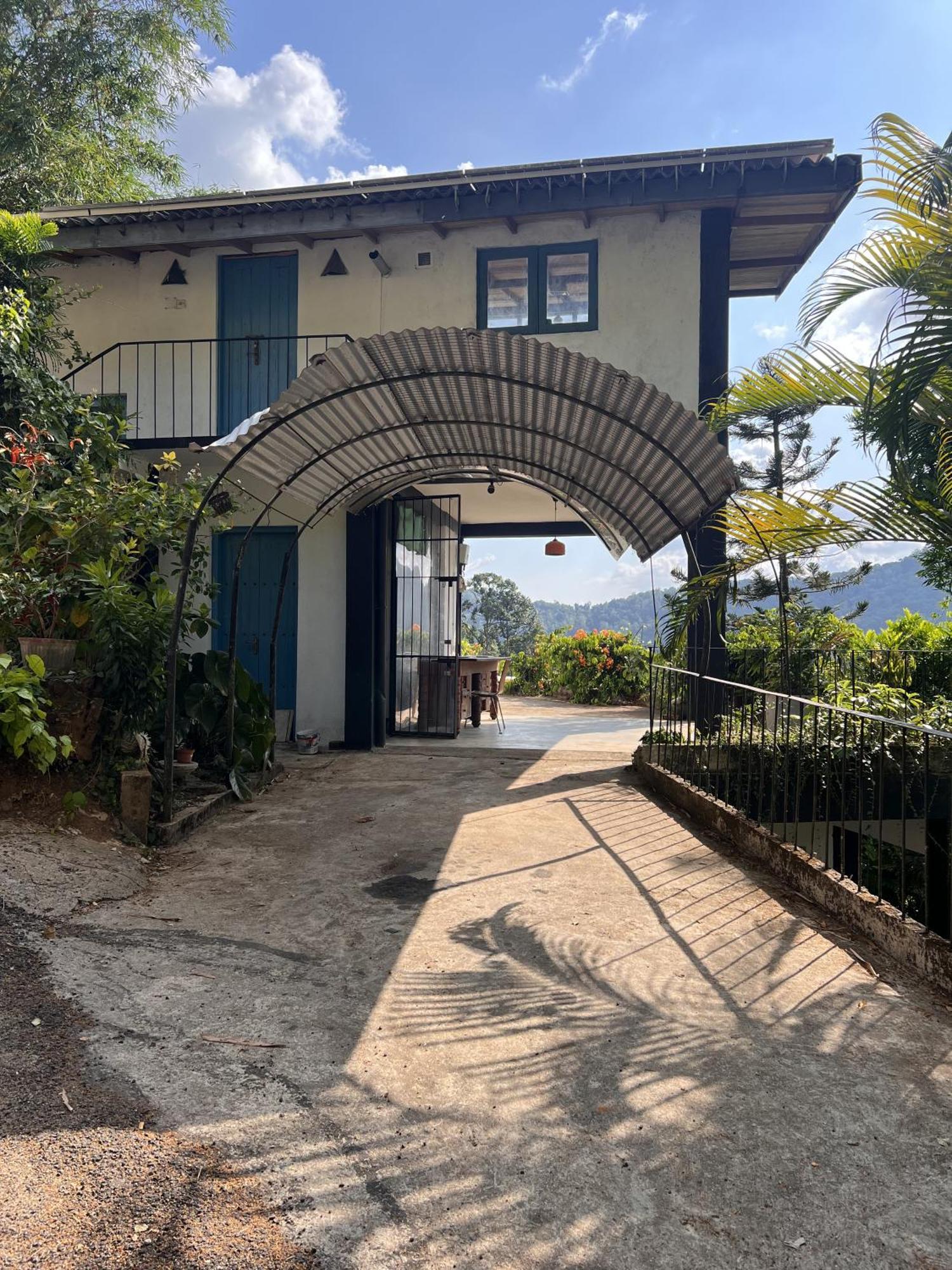 Canopy Villa Канди Екстериор снимка